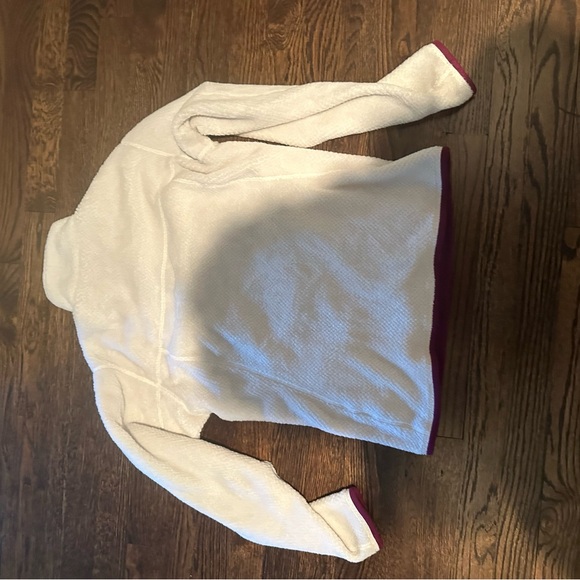 Patagonia women’s fleece zip up - Picture 2 of 2